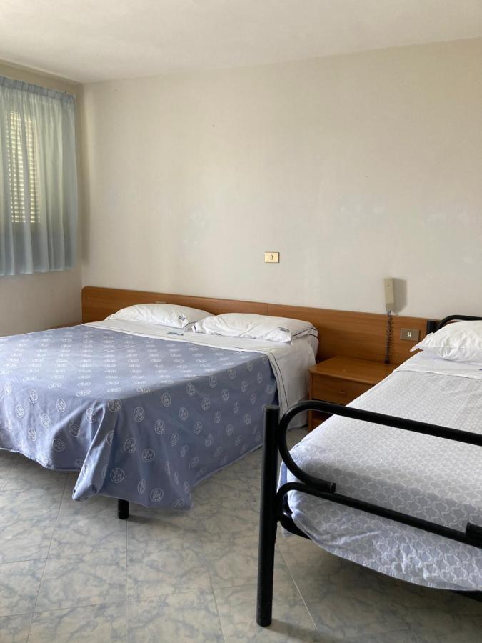 Sabbia D'Argento Hotel Giugliano In Campania Bagian luar foto