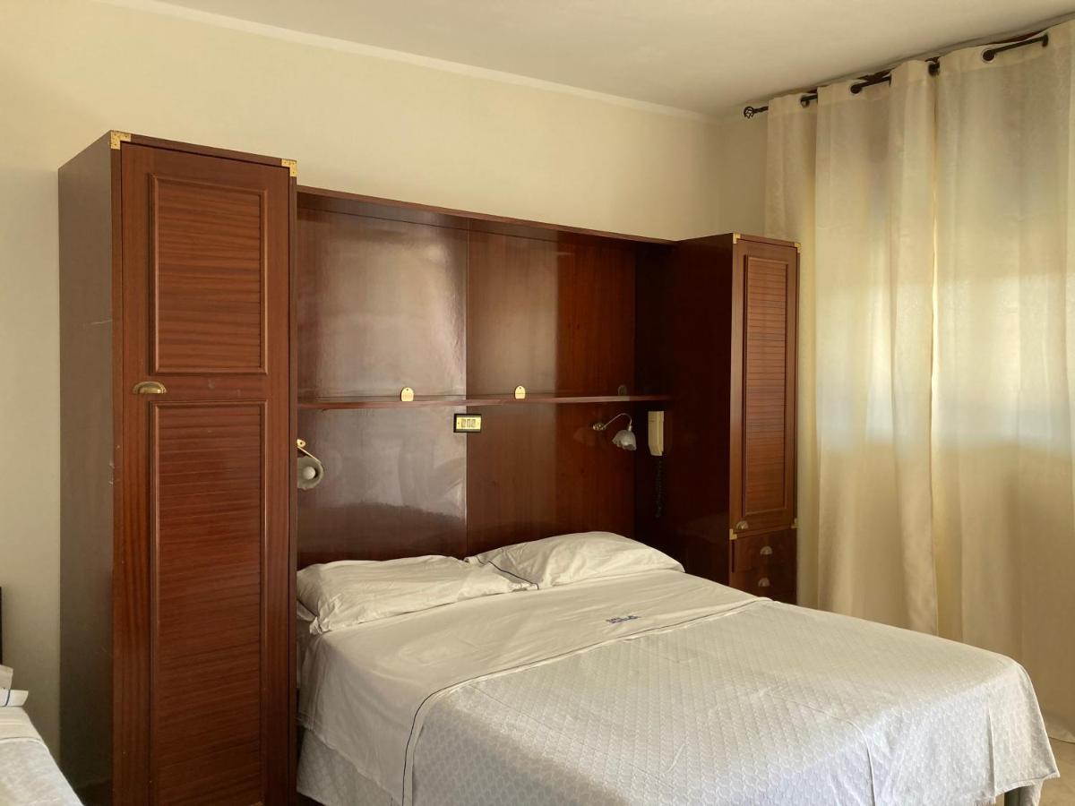 Sabbia D'Argento Hotel Giugliano In Campania Bagian luar foto
